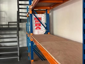 Efficient CR18 Longspan Shelving for Sanitary Products Storage in Indonesia